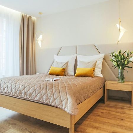 Golden Queen Apartments Old Town Краків Екстер'єр фото